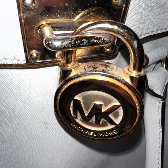 Michael Kors Hamilton Large White Saffiano Leather Tote - Picture 16 of 16